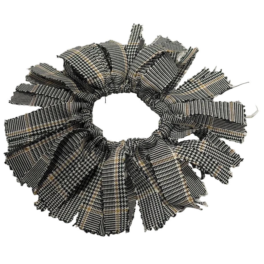 Pom-Pom Scrunchie